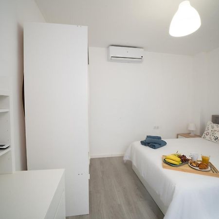 1 Room Playa Pedregalejo Malaga Ngoại thất bức ảnh